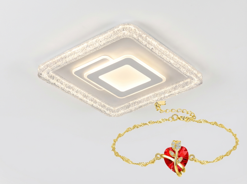 Żyrandol z bransoletką - bransoletka na lampie.png