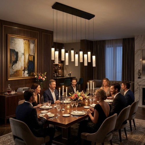 Lampa w salonie z uroczystą kolacją.jpg