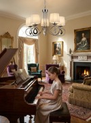 Elegancki pokój z fortepianem.jpg